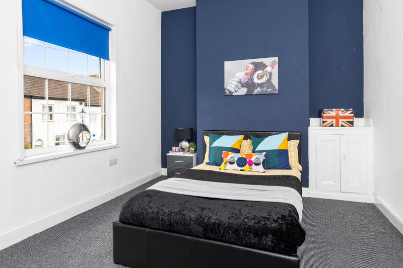Photo 1: Availble room