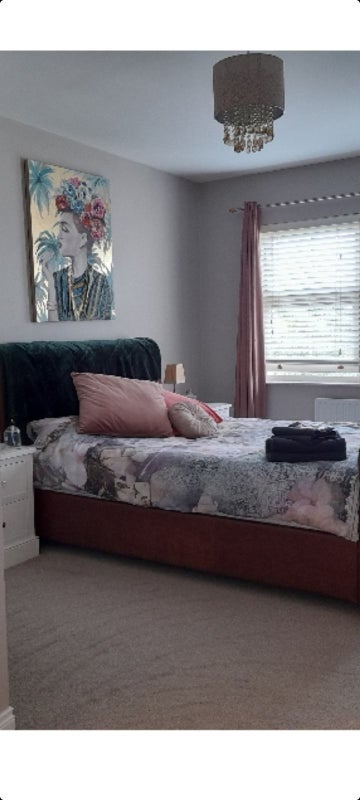 Photo 1: