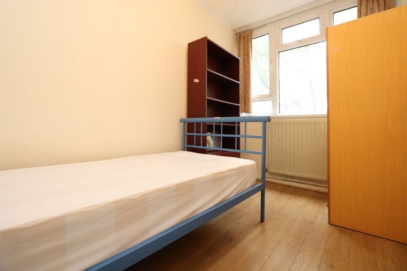 Photo 1: Room 1 single