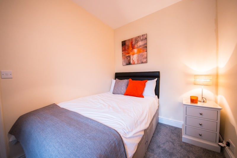 Photo 1: Room 2