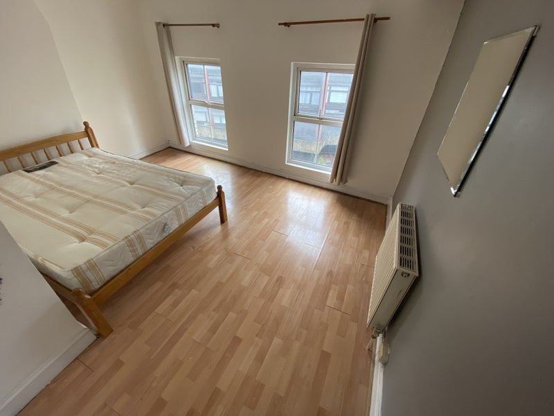 Photo 1: £231pw / Couples & Partners £254pw with bills included. (Available 29/08/22)