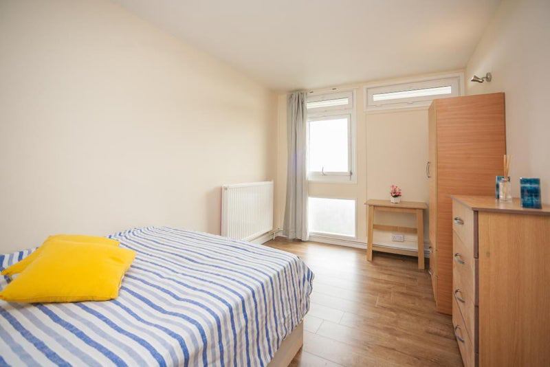 Photo 1: Room B