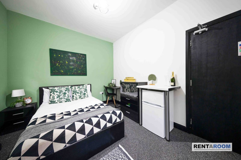 Photo 1: Room 4- AVAILABLE