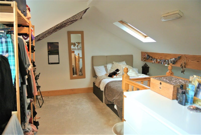 Photo 1: