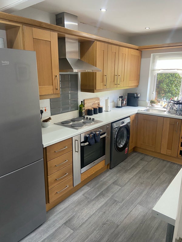 Photo 1: Kitchen
