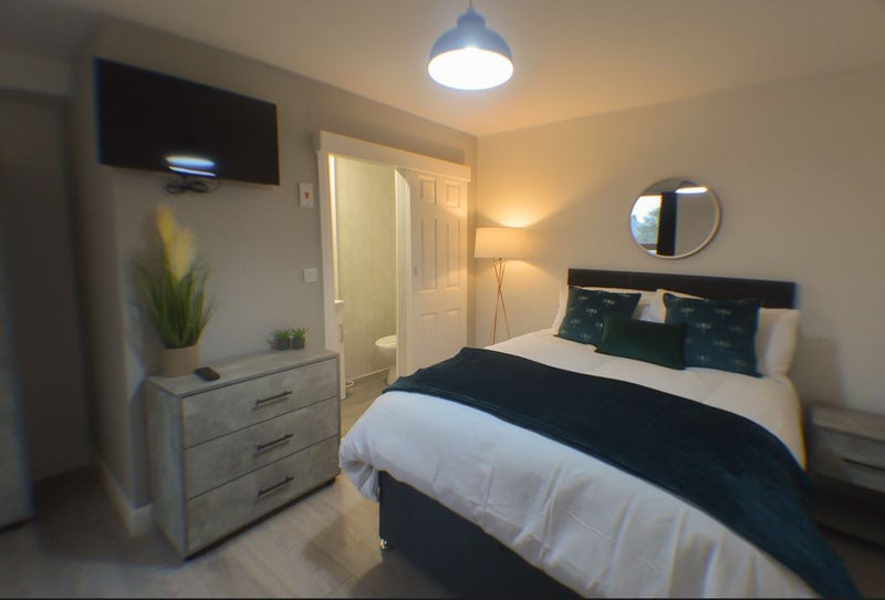 Photo 1: Room 3
