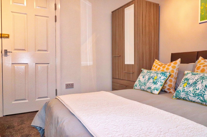 Photo 1: Room 3