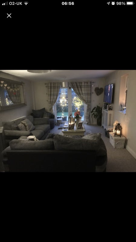 Photo 1: