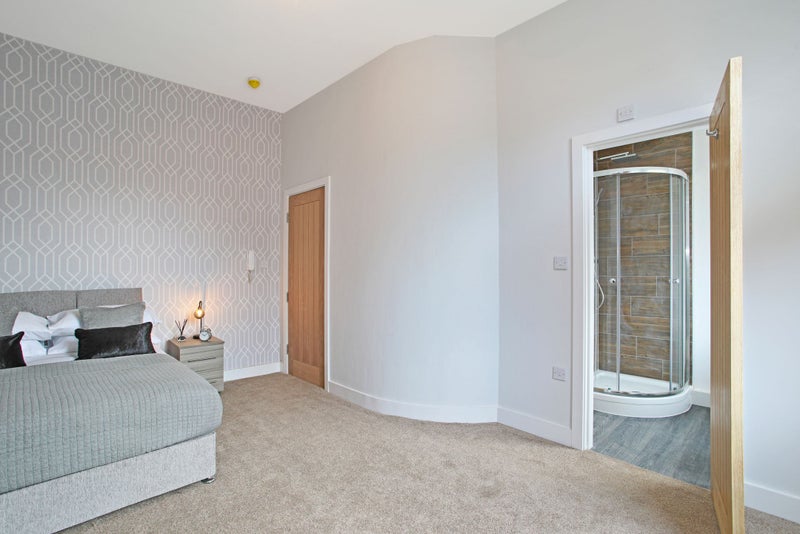 Photo 1: Room 2