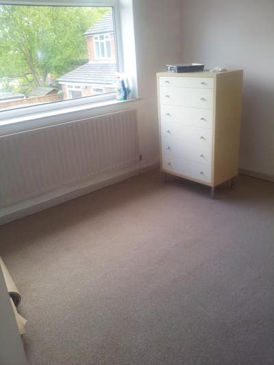 Quiet room in 3 bed semi Main Photo