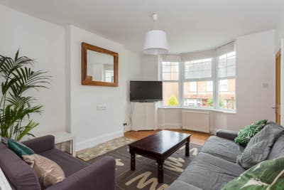 Double room in Chalfont St Peter. Bills included Main Photo