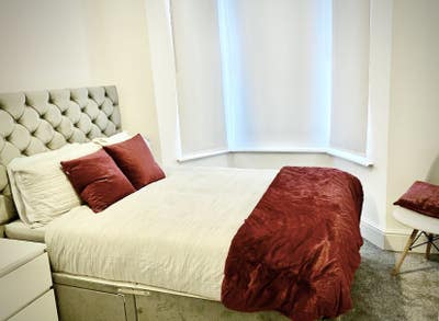 Lovely double room available-Grays Main Photo