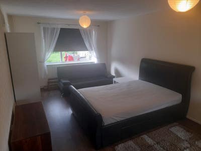 Single Room and twin room with ensuite available Main Photo
