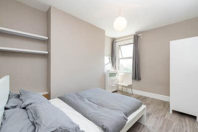(WIV.E) Self Contained Studio - Zone 3 Main Photo