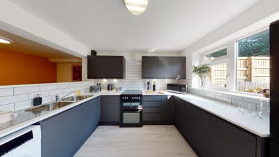 Beautiful Rooms available for Students - BATH Main Photo