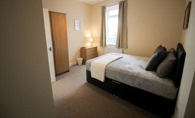 Two Double En-Suite Rooms Available Now in Elmsall Main Photo