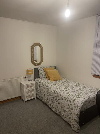 (Female Preferred) Single room
Main Photo