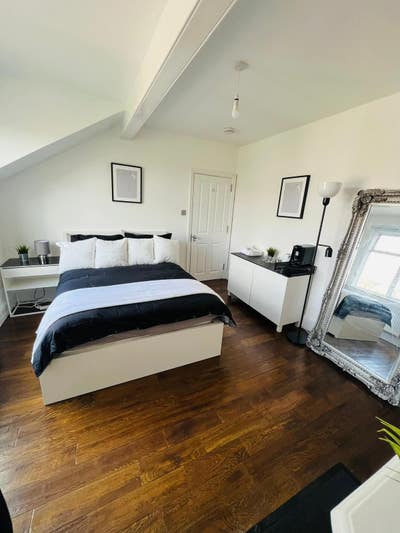 Immedaite Short Let Greenwich - All Bills - £995 Main Photo