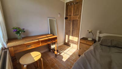 Single Bedroom in Shared House with Garden Main Photo