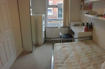 2 Rooms in Great House near Park UNI Cheltenham Main Photo