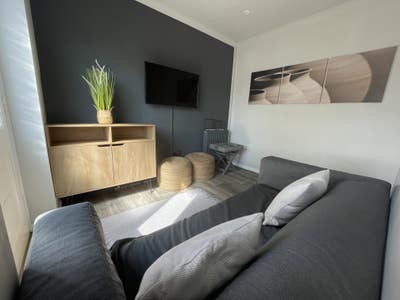 Availability in This Newly Refurbished House!!!!! Main Photo