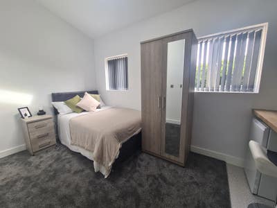 Brand New HMO Rooms -St James Road* Oldbury Main Photo