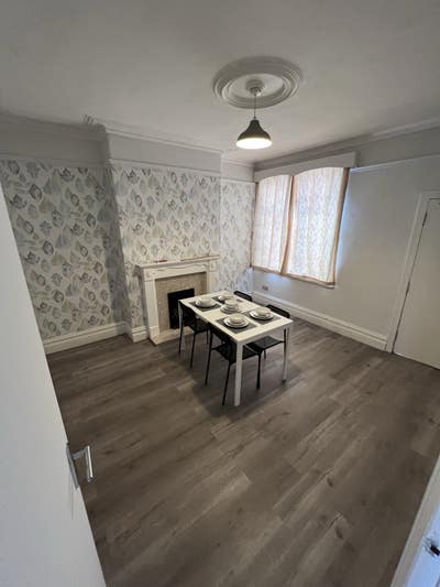 En-Suite Room Available - £500 All Bills Included Main Photo