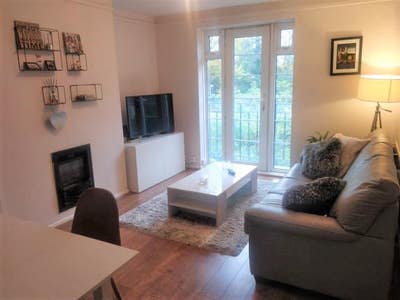 One bedroom flat in SW18 Main Photo