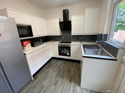 Double En-Suite Room - Bills included! Main Photo