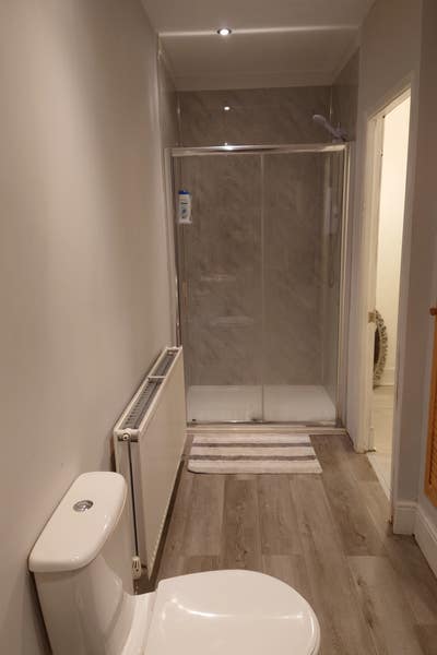 Double Room Available - Central Kidderminster Main Photo