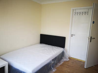 Ensuite Rooms in SE7 Charlton Bills Included Main Photo