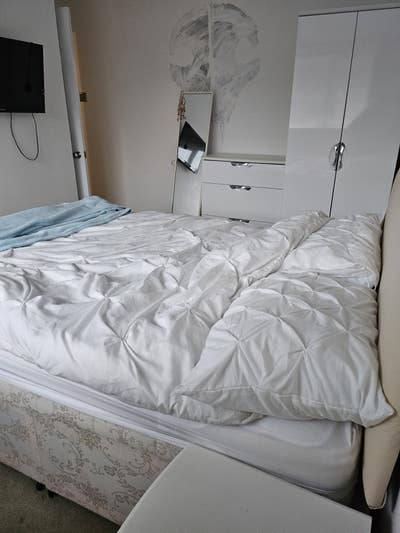 Room with double bed.. Main Photo