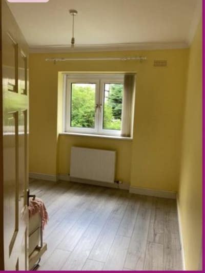 1 room to let in colourful flat Main Photo