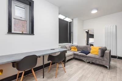6-bed co-living house - all rooms en-suite Main Photo