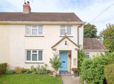 Lovely double room in quiet location Main Photo