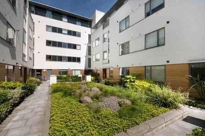 Beautiful 2 Bed Apartment - Must View. Main Photo