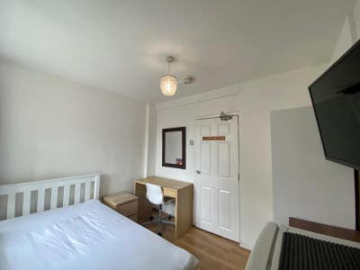 Double Room In a Lovely Neighbourhood Main Photo