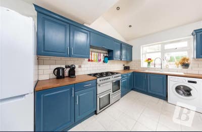 Twin Room in a Shared House Main Photo