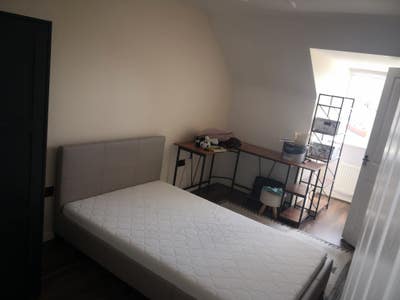 Ensuite double room on separate third floor Main Photo