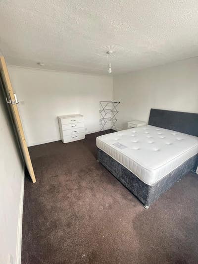 LE18 Double 🏡 No deposit 🎊 Main Photo