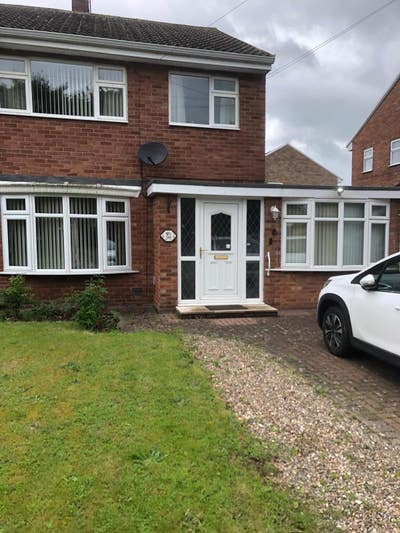 Lovely house share with good amenities Main Photo