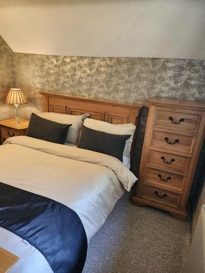 2 Comfortable Double Rooms Available Main Photo