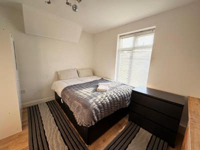 Full Service Rooms in Stanmore ! All Included. Main Photo