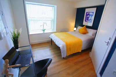 Double Ensuite-With Parking & Bills Included Main Photo