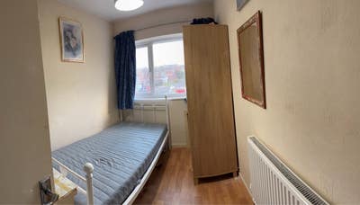 Single room to let Main Photo