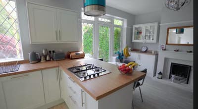 Spacious double room available in a sort after loc Main Photo