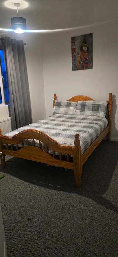 Large Double Bedroom Main Photo