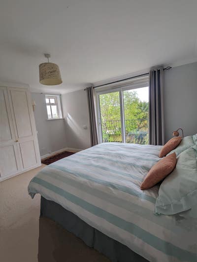 Bright Double Ensuite Room in a Great Location Main Photo