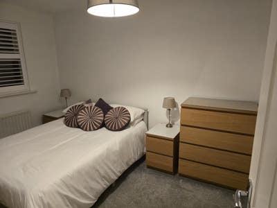 Large en-suite room MON to FRI Main Photo