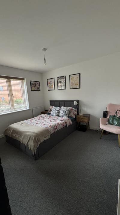 2 Bedroom flat with en-suites & 2x parking spaces Main Photo